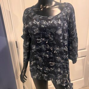 Women's Blue Patterned Top - NEW